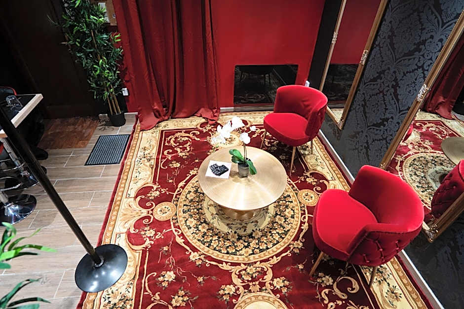 Capsule Secret - Jacuzzi - Netflix & Home cinéma - Jeux de couple - Barre de pole dance