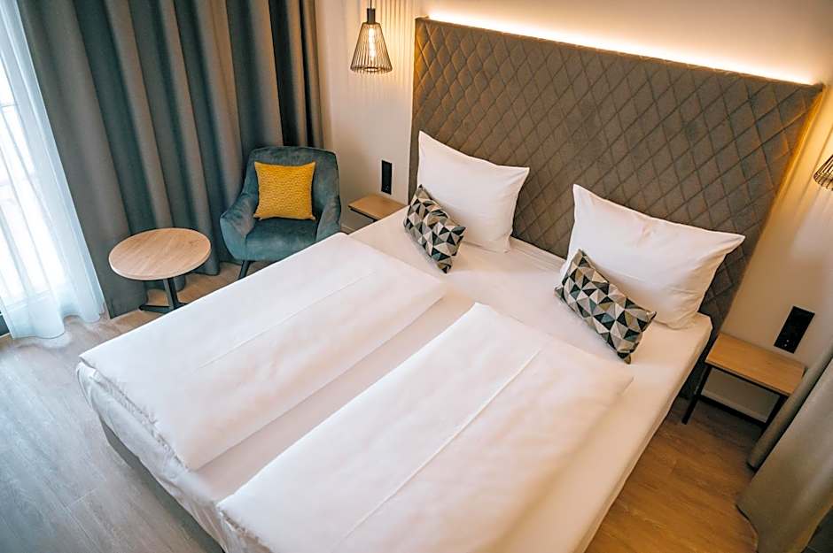 LOOM Hotel & Skybar