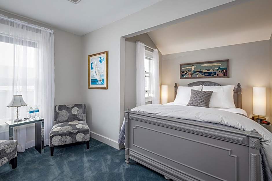 Nantucket Whale Inn, Half Moon Bay