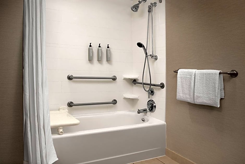 Courtyard by Marriott Syracuse Downtown at Armory Square