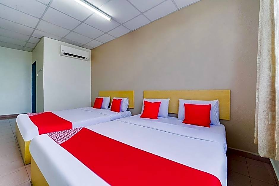 OYO 89461 CP Hotel