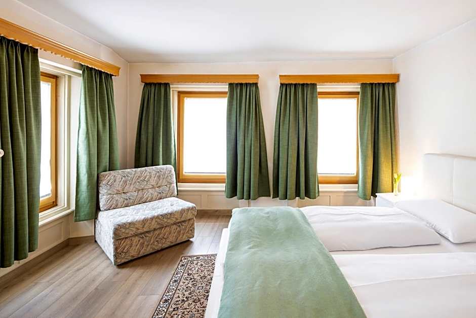 Hotel Alpina