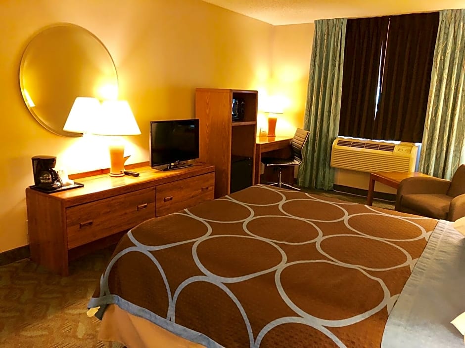 Super 8 by Wyndham Dodgeville