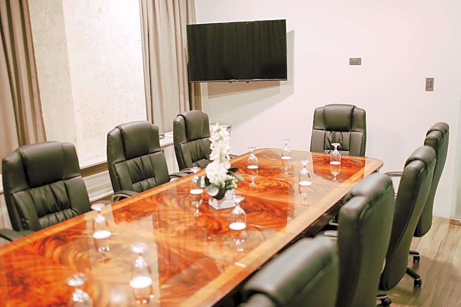 Goldberry Suites and Hotel Cebu