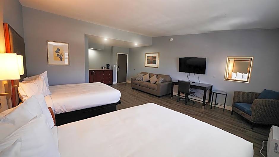 SeaSide Inn & Suites