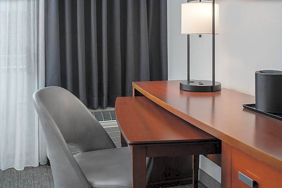 Courtyard by Marriott Memphis East/Park Avenue