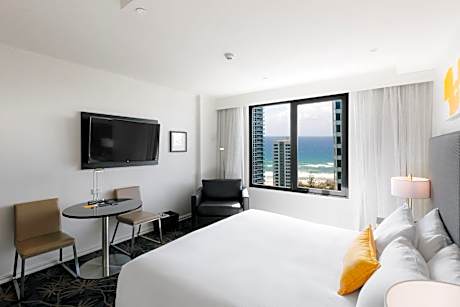 Standard King Room with Ocean View