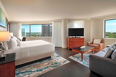 Executive Suite, 1 King, Sofa bed, River view