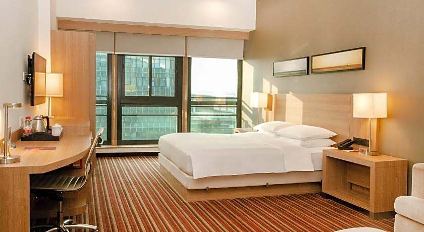 Hyatt Place Shenzhen Airport