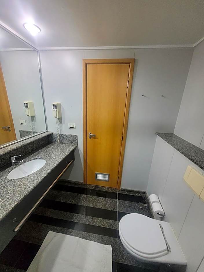 Flat no Golden Tulip By Rei dos Flats