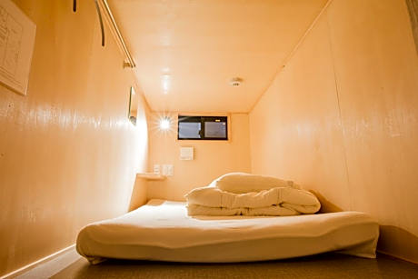 Bed in 8-Bed Mixed Dormitory Room