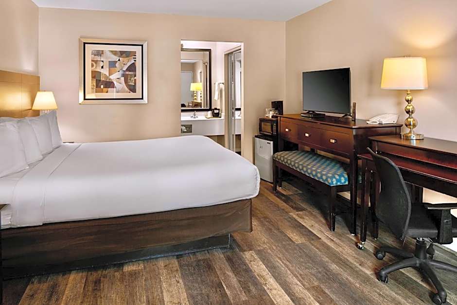 Scottish Fairway Inn