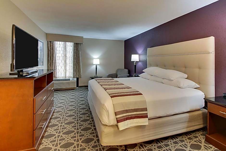 Drury Inn and Suites Poplar Bluff