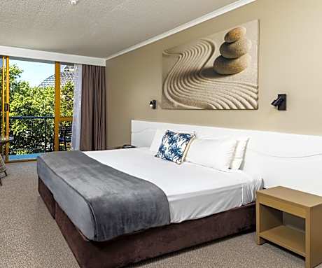 Superior King Balcony Room