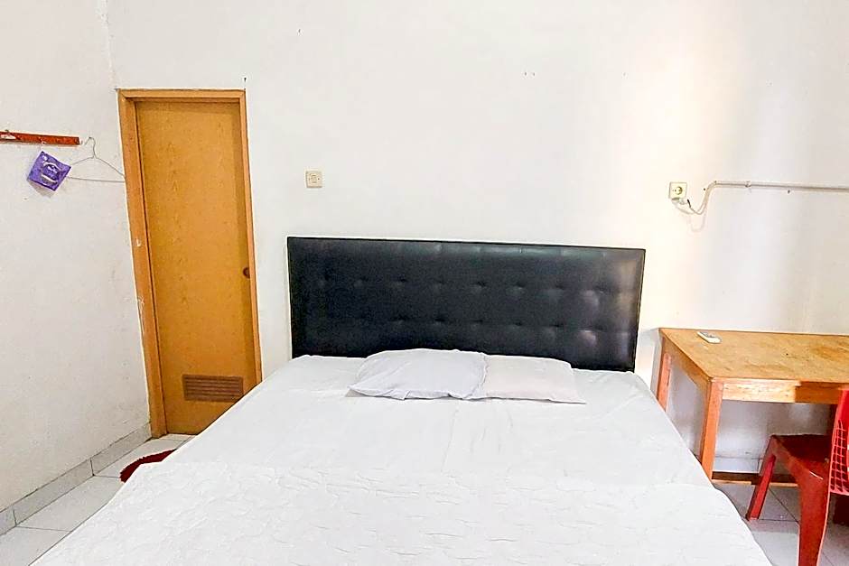 Pondok Gede Dkost Syariah Mitra RedDoorz