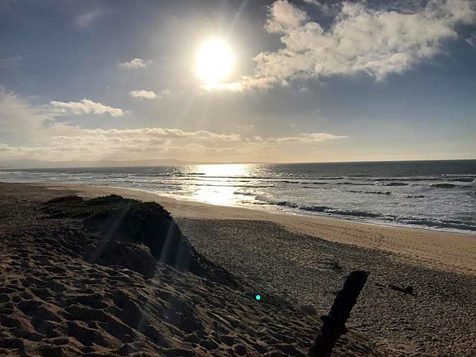 Country Inn & Suites by Radisson, Monterey Beachfront-Marina, CA
