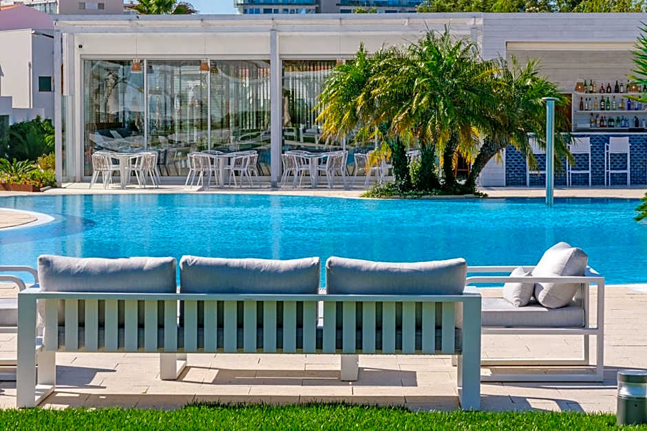 Malibu Foz Hotel - La Maison Younan