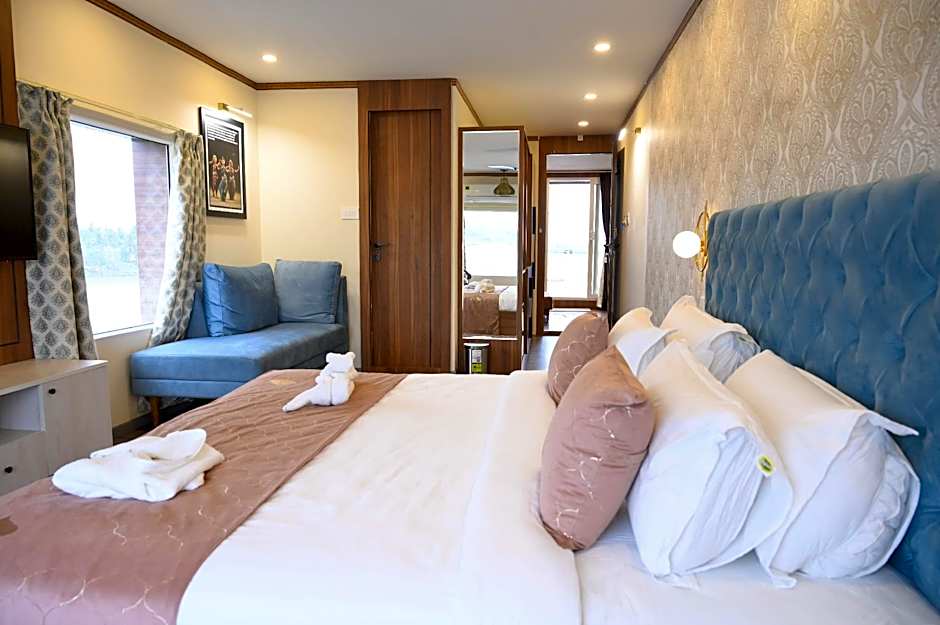 Suite — 9 fotoğraftan 1. fotoğraf