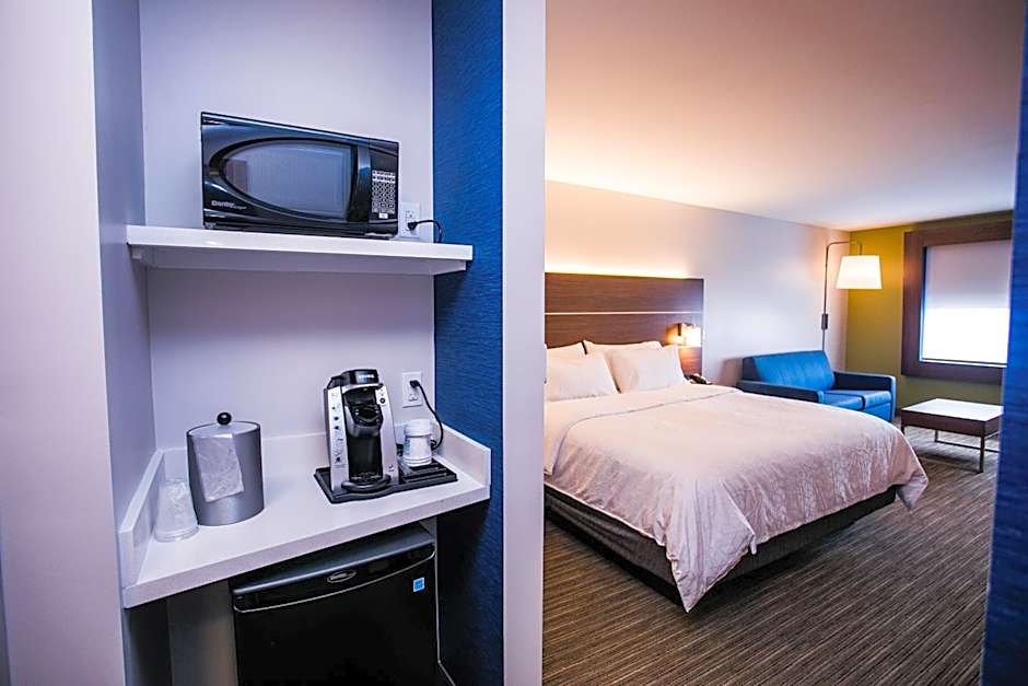 Holiday Inn Express and Suites Rehoboth Beach By IHG