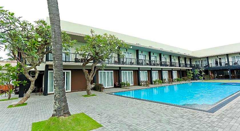 Golden Star Beach Hotel