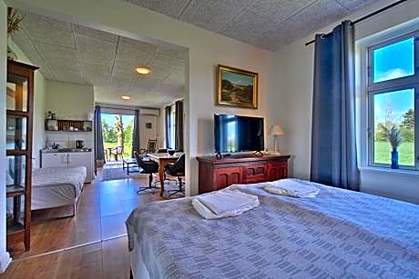 Quadruple Room with Bathroom