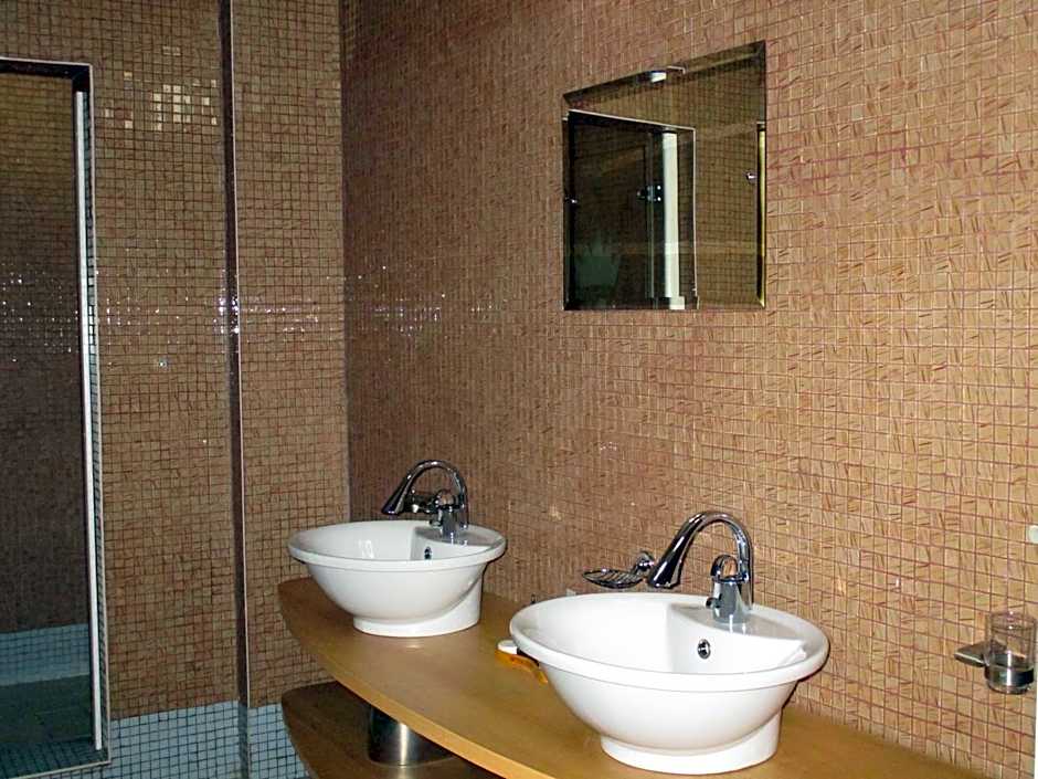 Imperial Royale Hotel