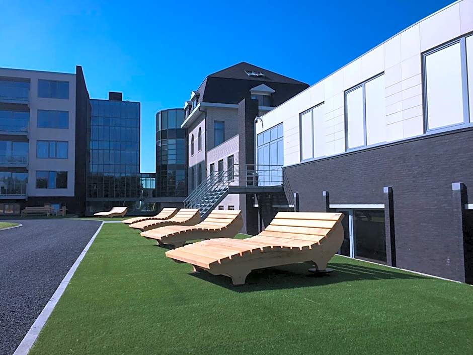 Hotel Acropolis " Op het sportiefste park van de kust "