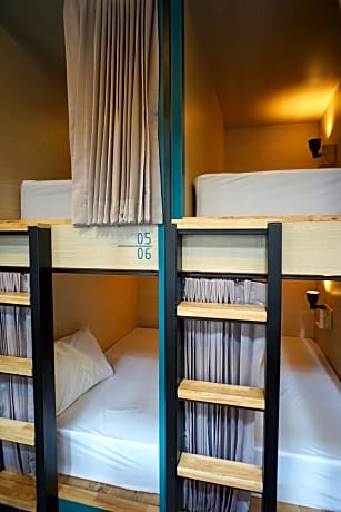 Mixed Dormitory Room