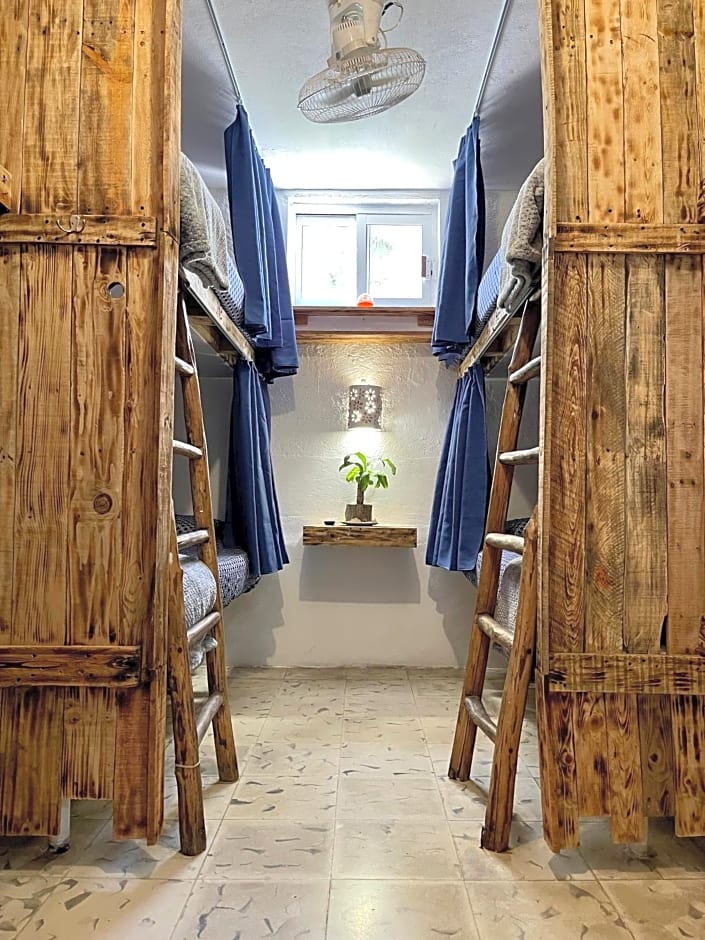 Itzé Hostel