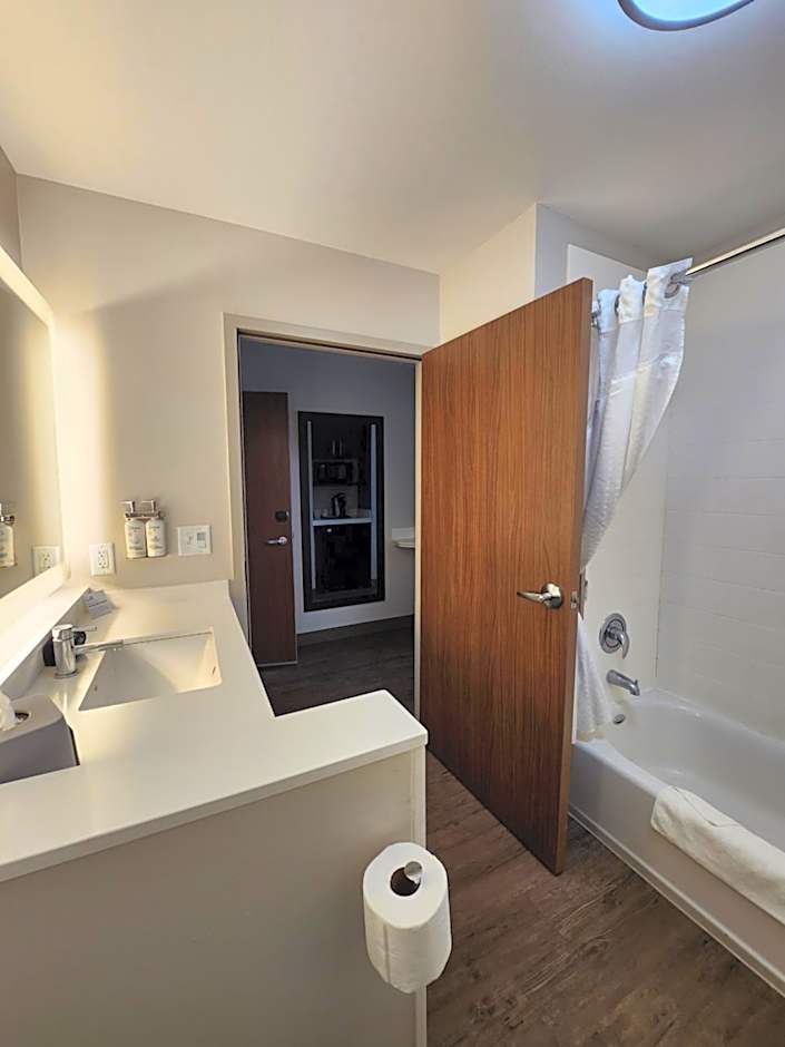 Holiday Inn Express and Suites Camas - Vancouver By IHG