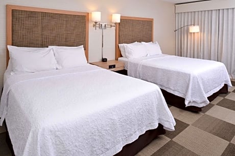 Queen Room with Two Queen Beds and Shower - Non-Smoking