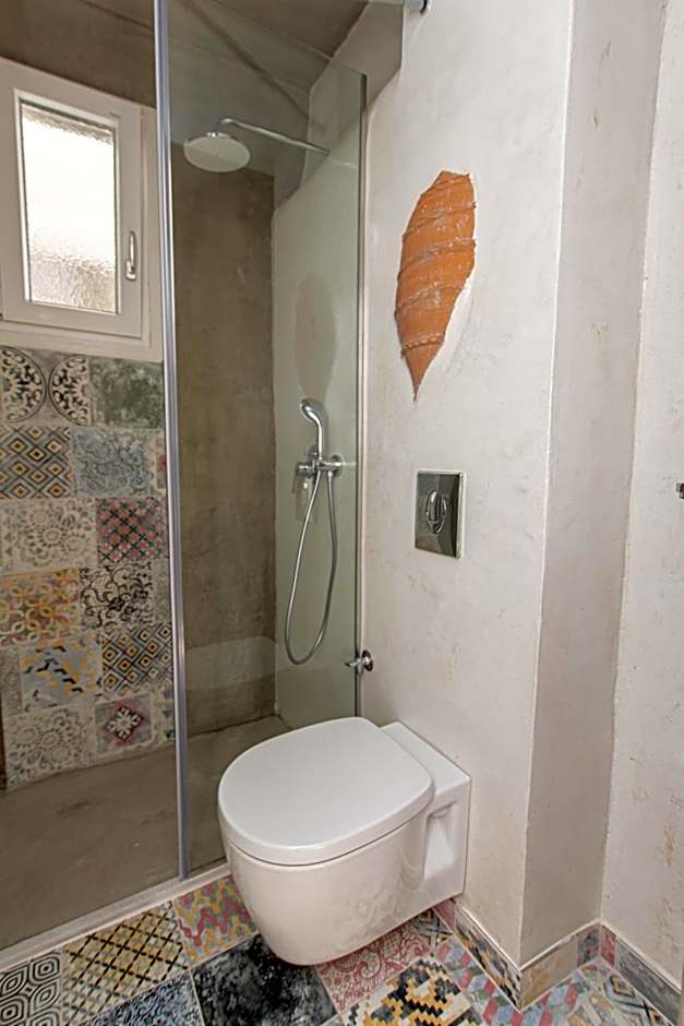 Peristeronas Village