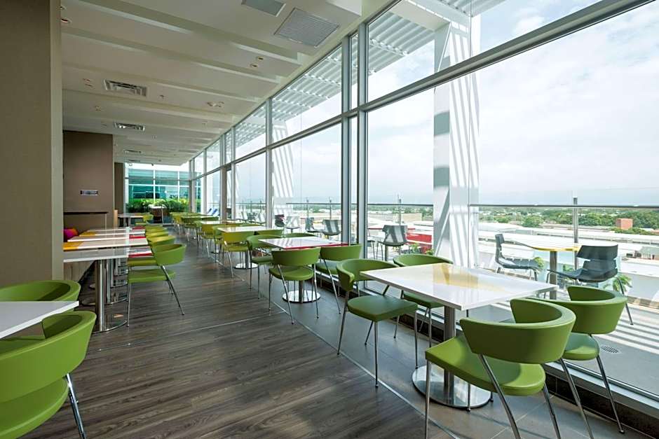 Hampton Inn By Hilton Valledupar