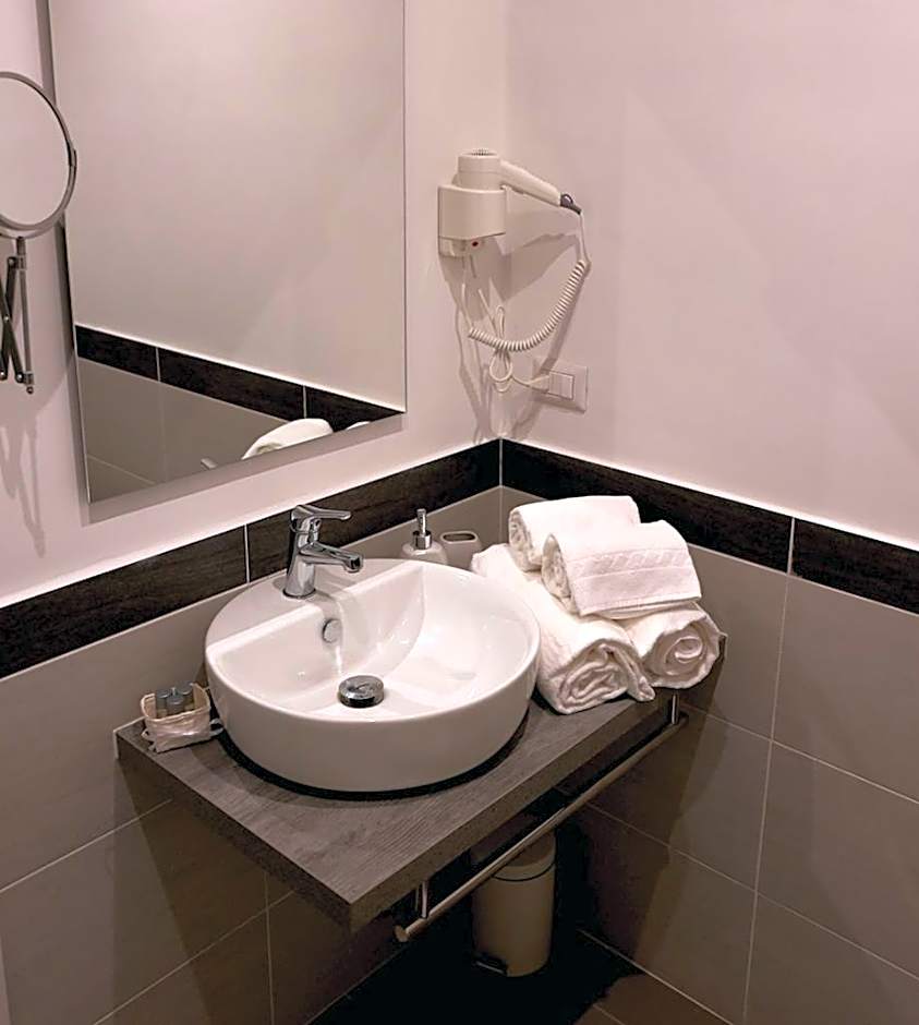 Le Coq Suites