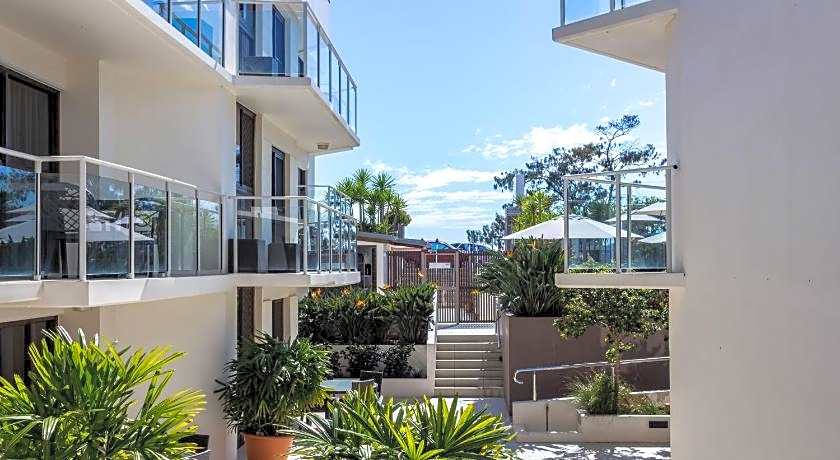 Bayview Beachfront Apartments- in town right on the beach