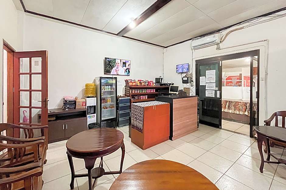 Urbanview Hotel Transit near Bandara Sultan Hasanuddin – Maros, CA