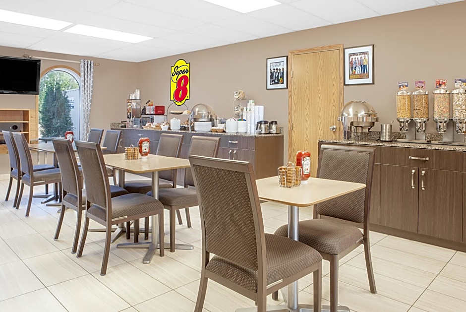 Super 8 by Wyndham Athabasca AB