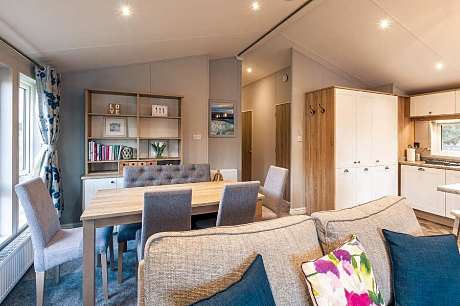 The Haven Lodge with Hot Tub