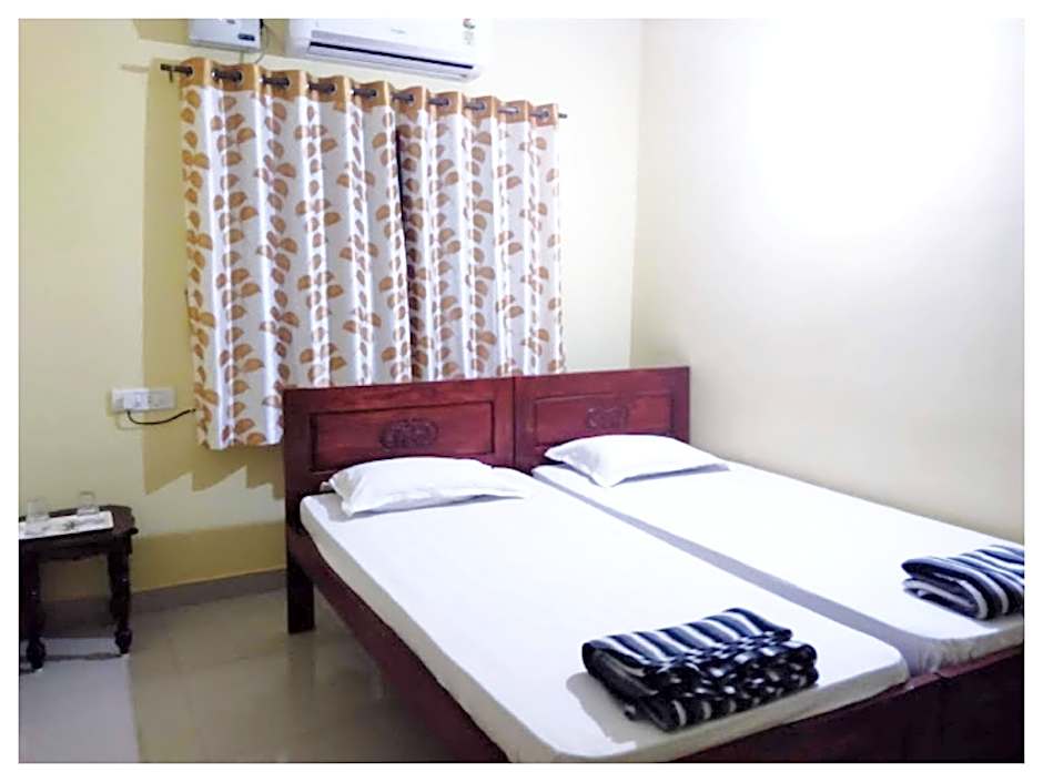 Goroomgo Travellers inn Goa