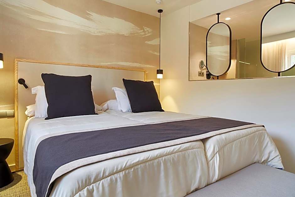 Invisa Hotel Club Cala Blanca