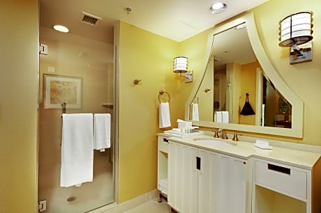 2 Room Corner Suite - 2 Queen Beds- City View