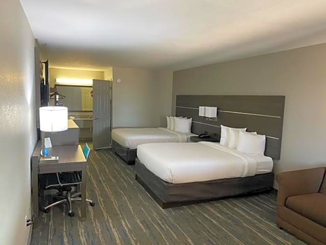 Days Inn by Wyndham Wagoner