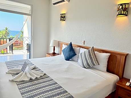 Double Room with Balcony and Sea View