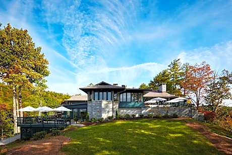 Skyline Lodge