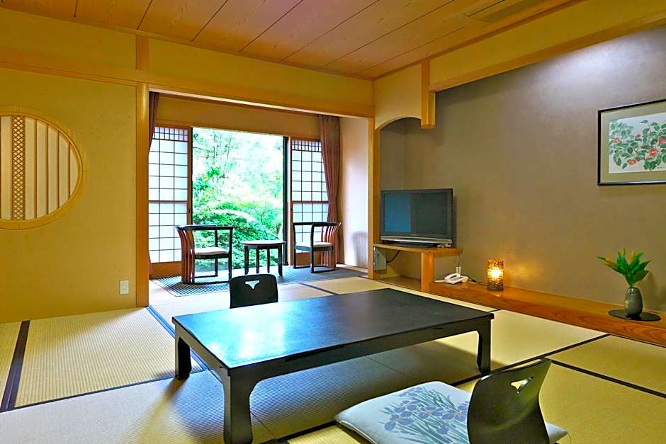 Yuraku Hotel