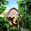Alam Nusa Bungalow Huts & Spa