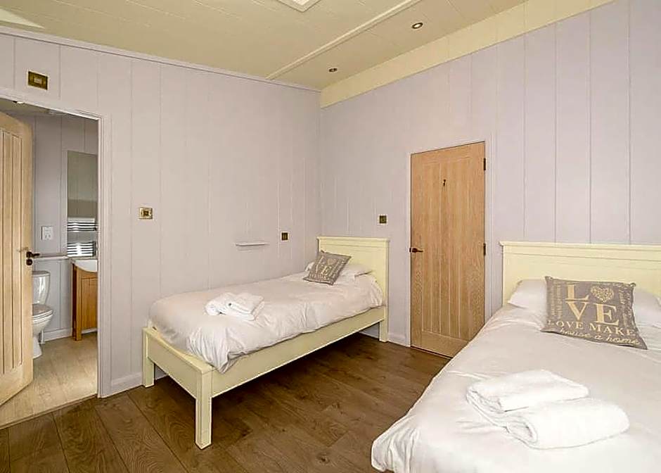 Hornbeam Lodge Escape