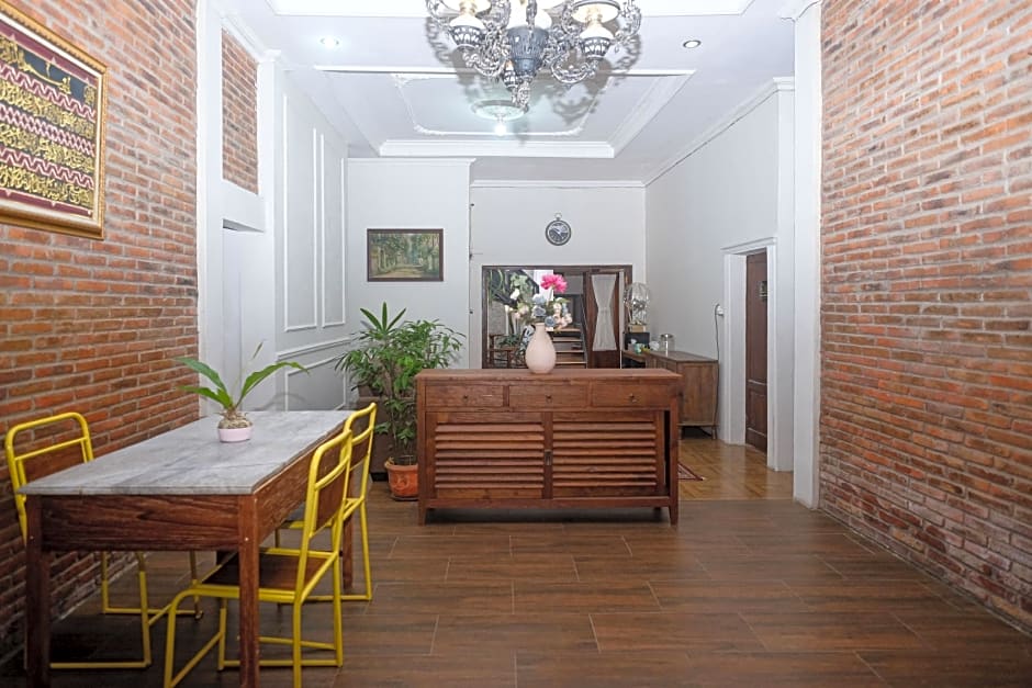 RedDoorz Syariah near Stasiun Klaten