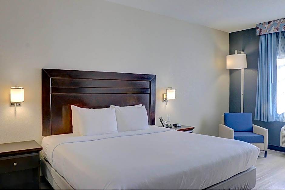 Quality Inn & Suites Roswell North