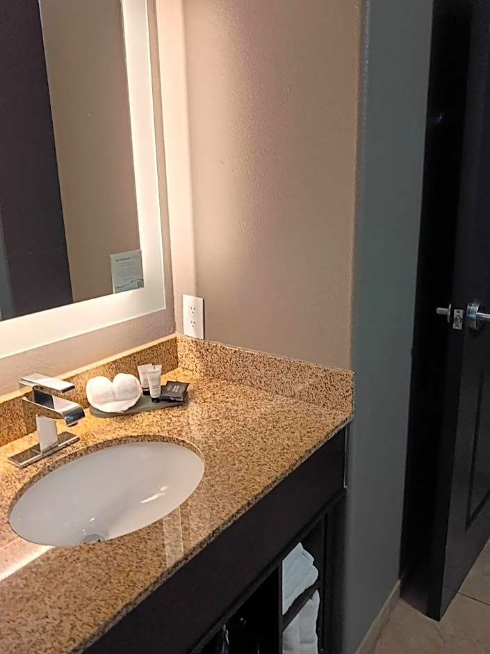 La Quinta Inn & Suites by Wyndham Little Rock - Bryant